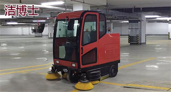 车库用电动扫地车