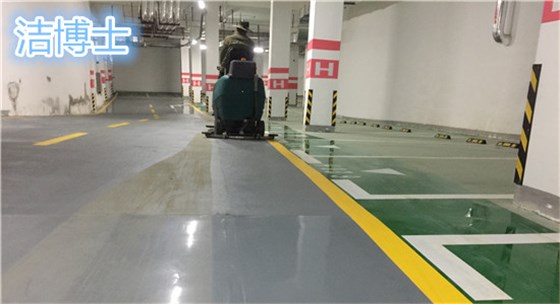兰州天昱物业使用洁博士电动洗地机