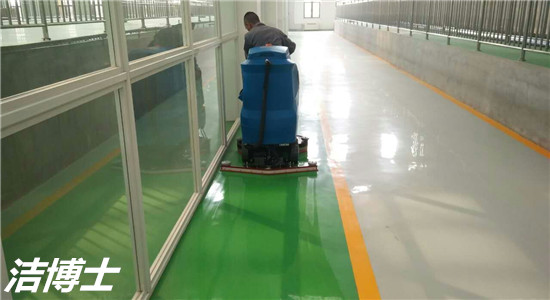 驾驶洗地机客户使用现场