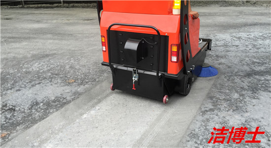 小型清扫车