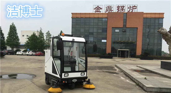潔博士掃地車