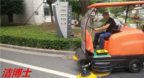 看洁博士"懒人智能扫地机"如何主宰生活?